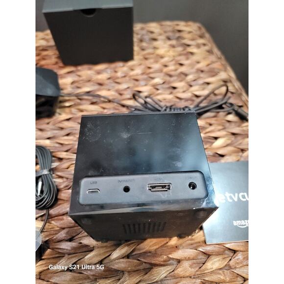 Amazon Fire TV Cube Hands-Free Streaming Device Alexa 4K Ultra HD 2nd Gen NewBox - Picture 10 of 16